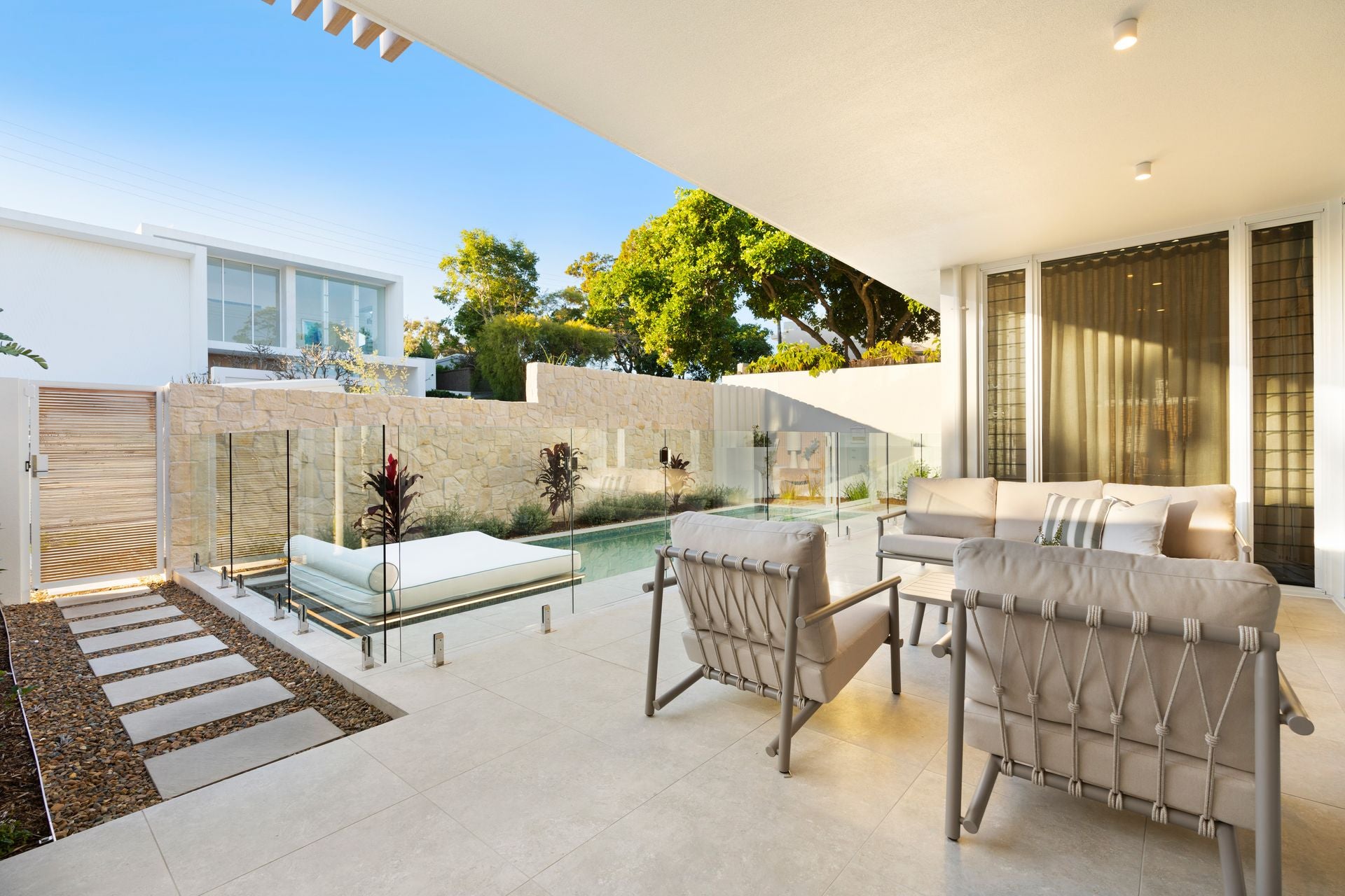 Bordeaux Perla Vein Cut Paver