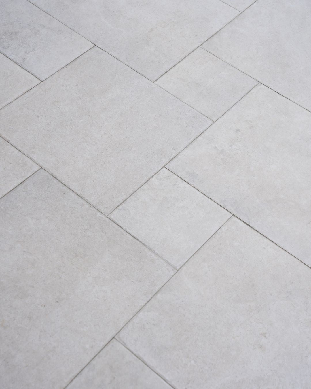 Atelier White Internal French Pattern