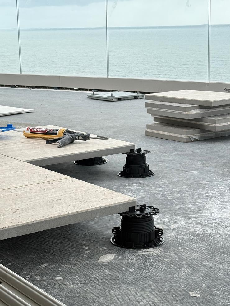 Travertine Roman Vein Cut - Porcelain Backed Paver