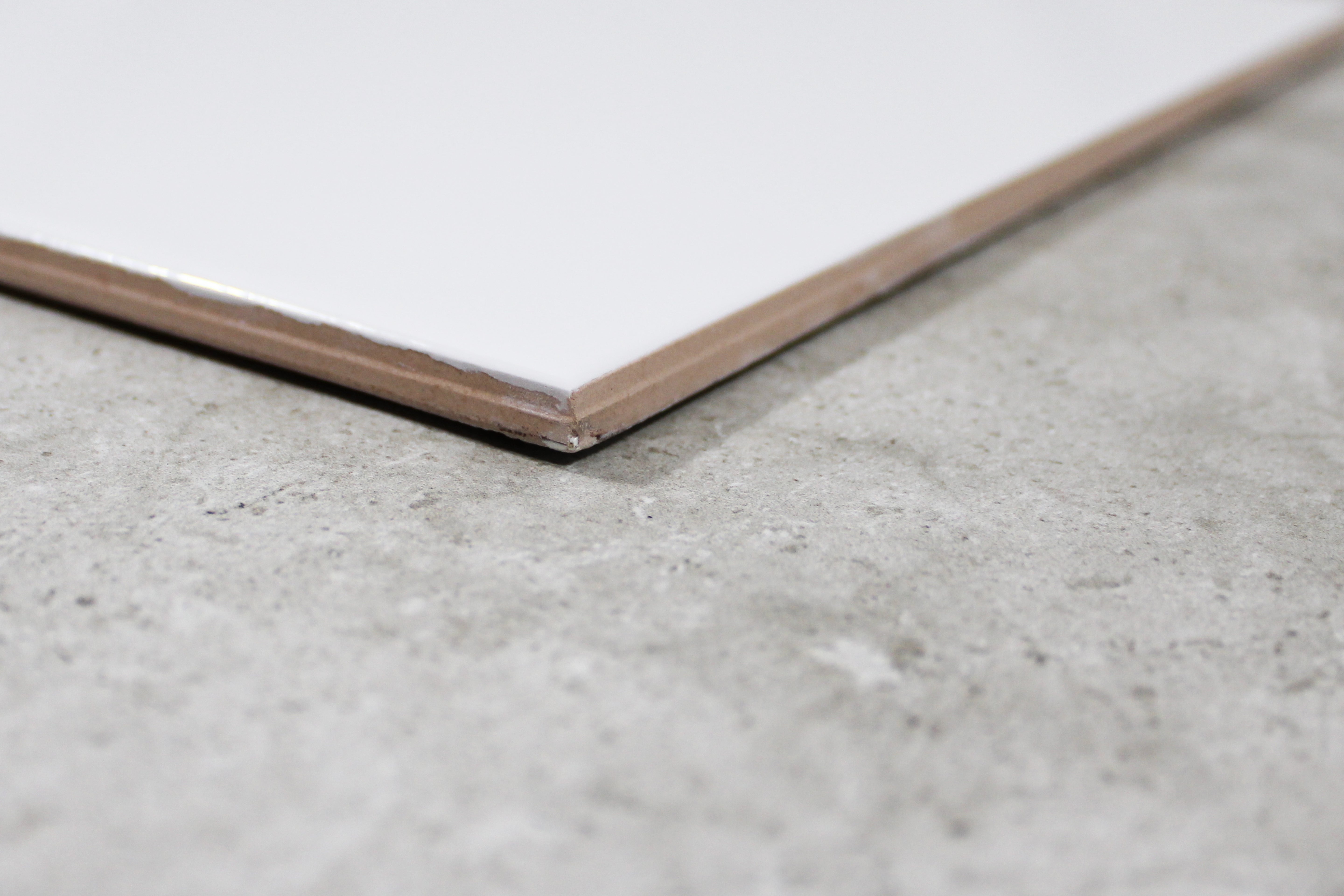 White Gloss Pressed Edge