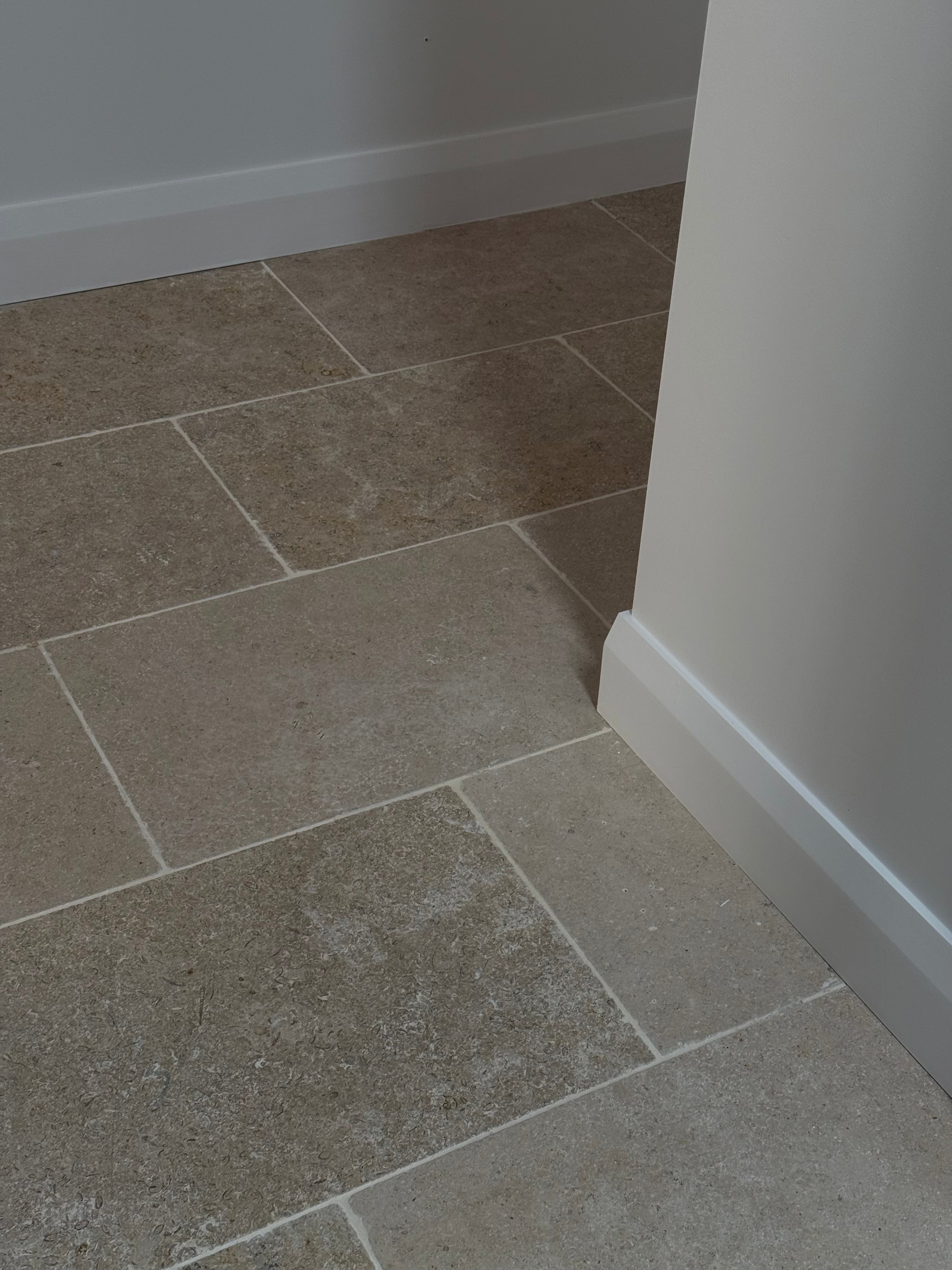 Côte Limestone Tumbled & Brushed