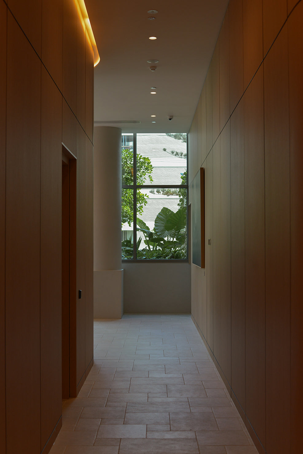Atelier White Internal French Pattern